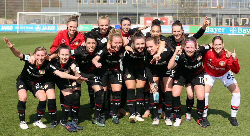 20180423_Frauen_Bayern_Jubel_Mannschaft.jpg