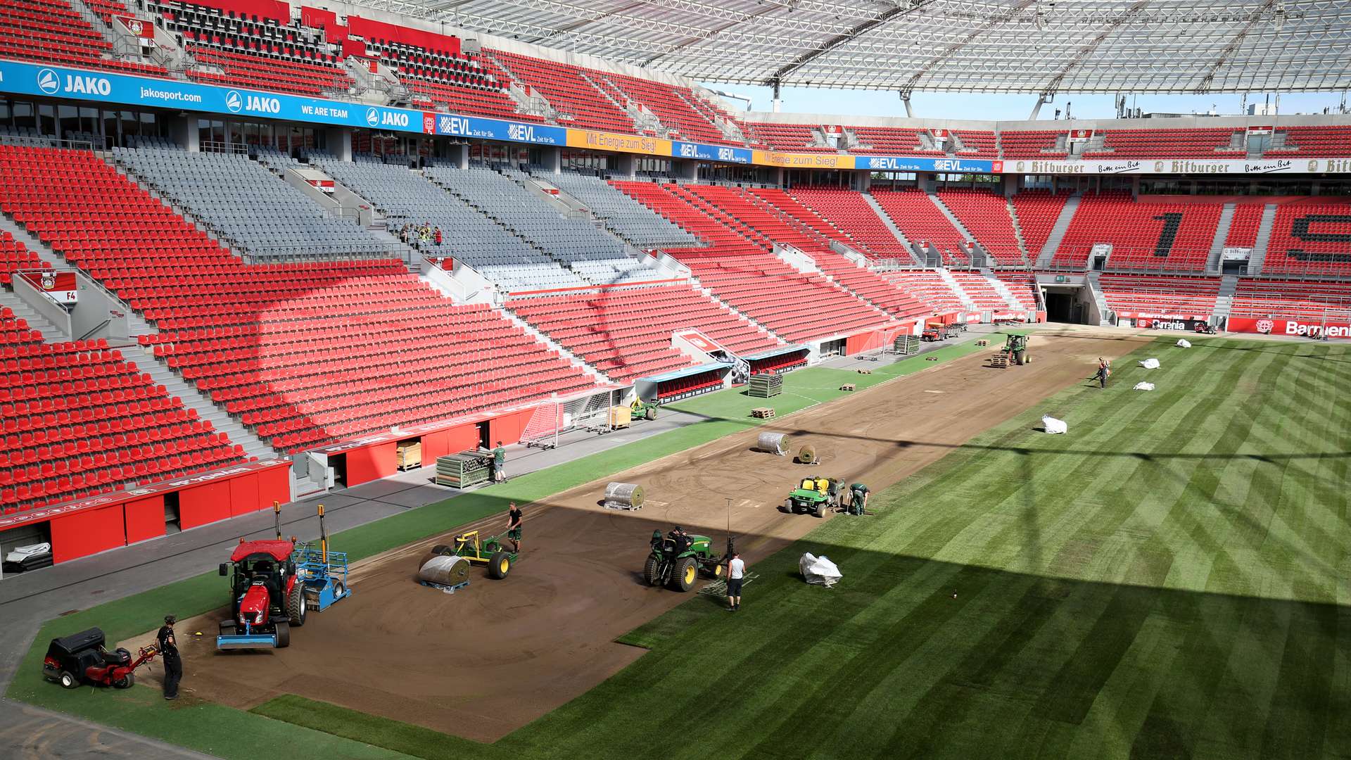 20190607_Rasenaustausch_BayArena.jpg
