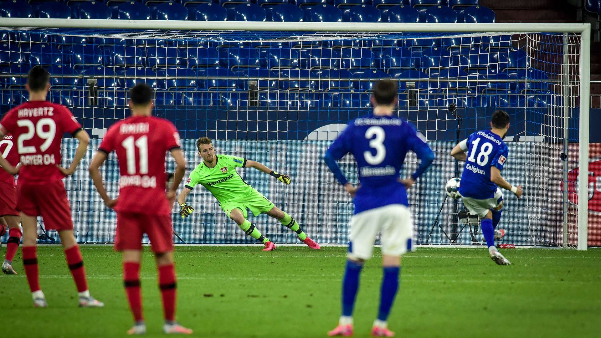2020614_B04_gegen_Schalke04_79493.jpg