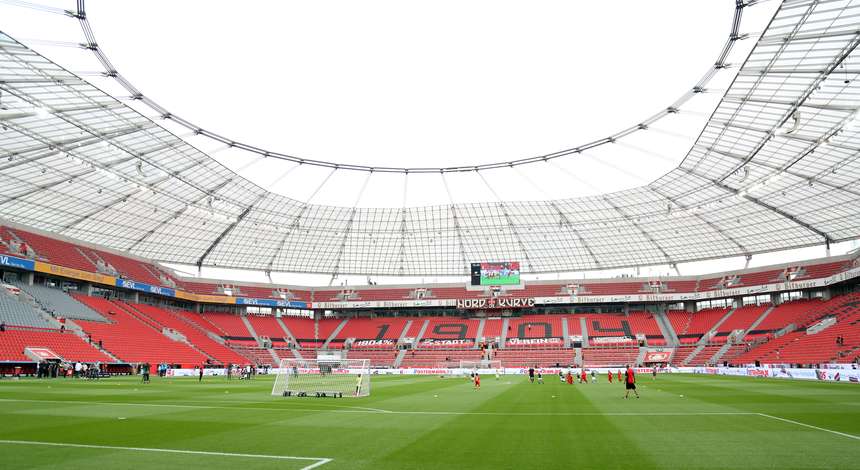 BayArena_Aufwaermen.jpg