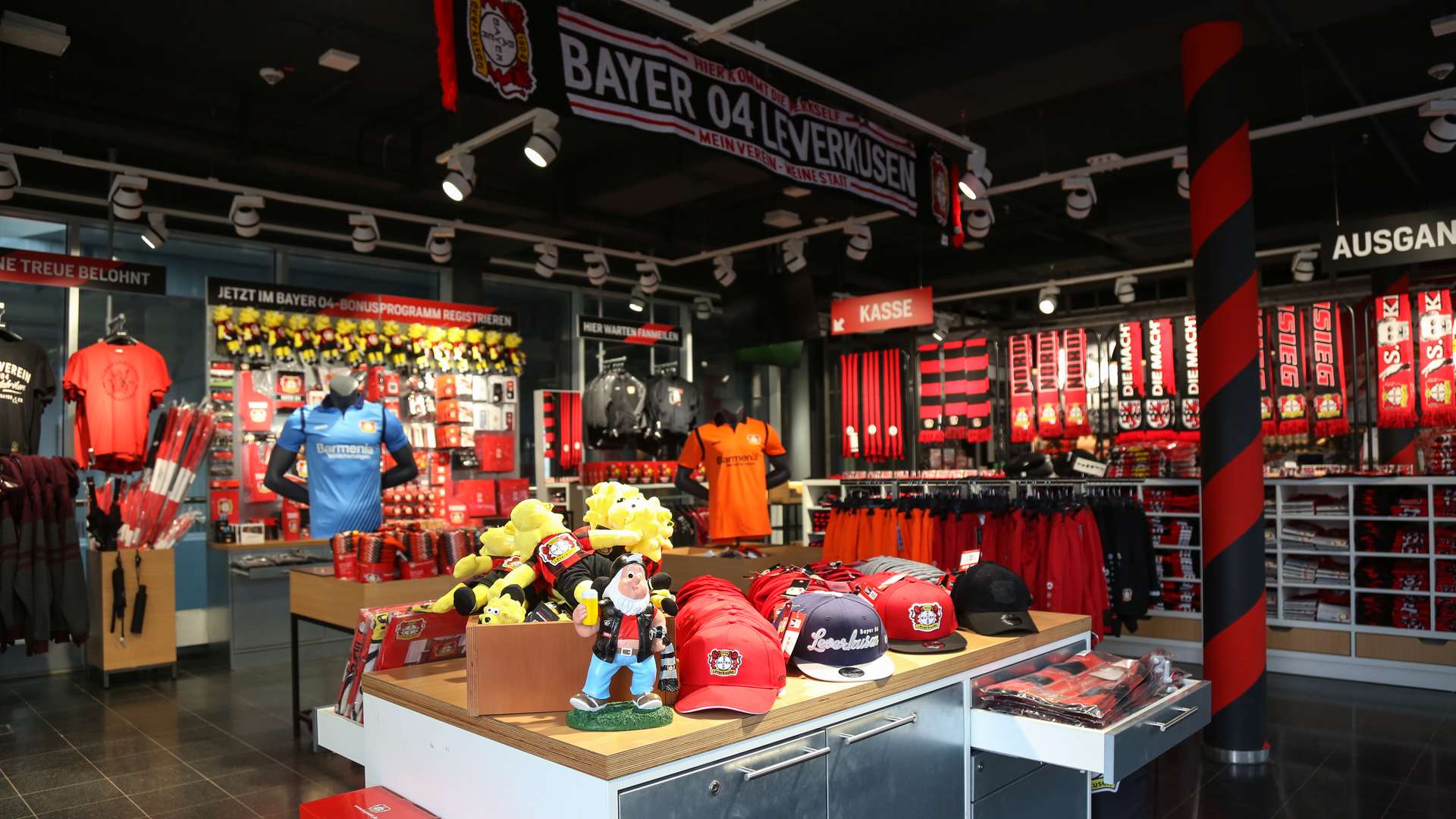 Informationen zu Fanshop-Öffnungszeiten | Bayer04.de