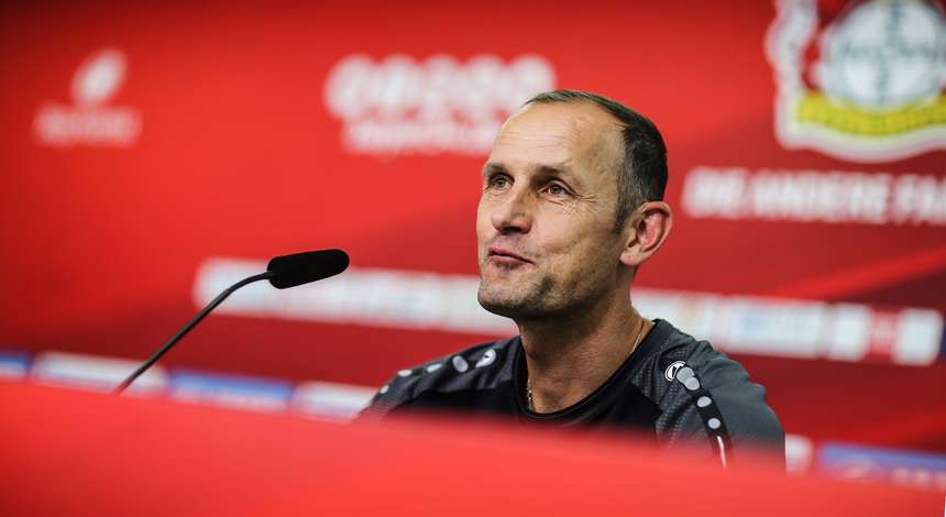Herrlich_Pressekonferenz_vor_Hoffenheim.jpg