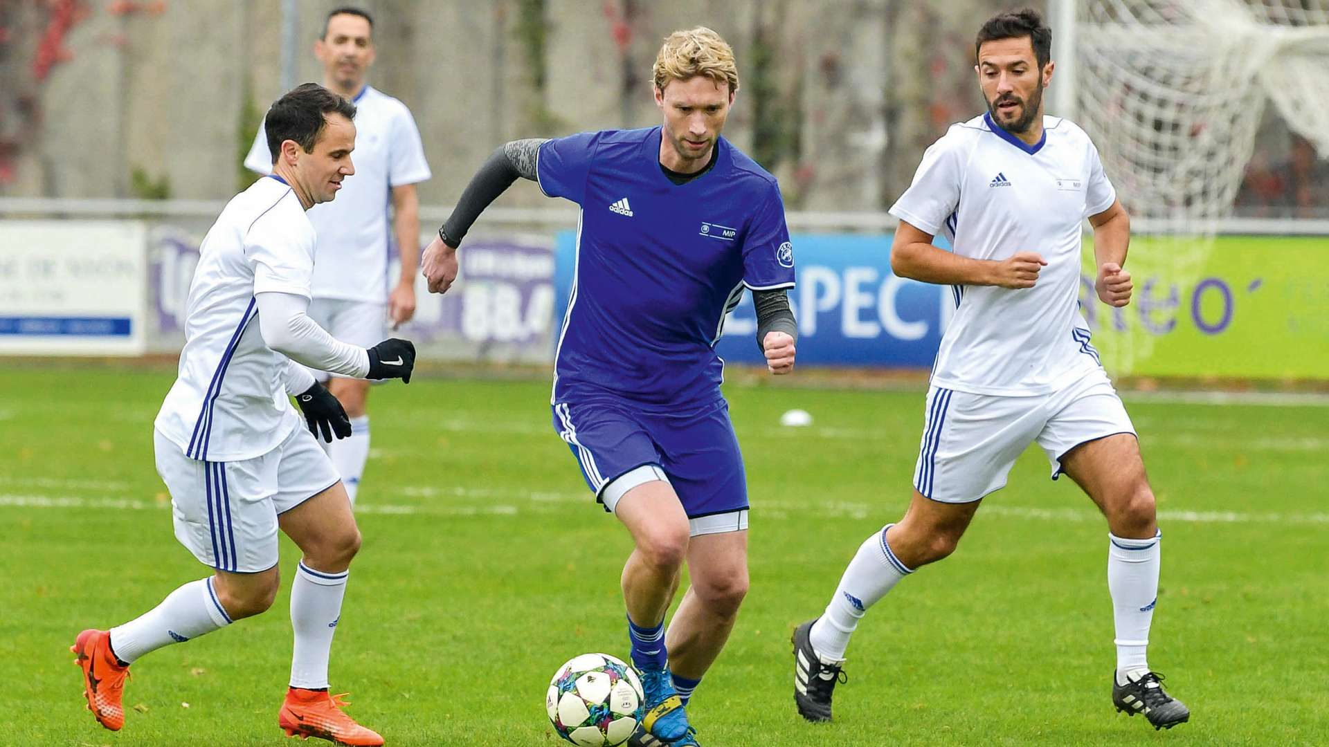 Simon Rolfes Vom Leader zum Master Bayer04.de