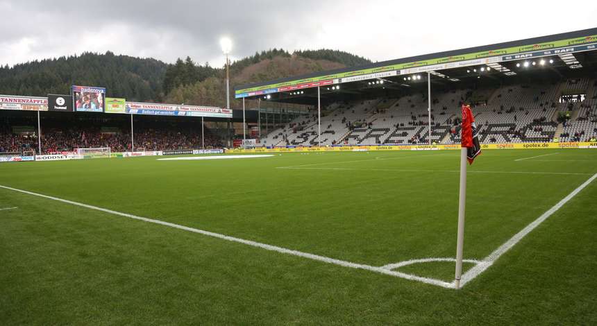 Schwarzwald_Stadion_Freiburg.jpg