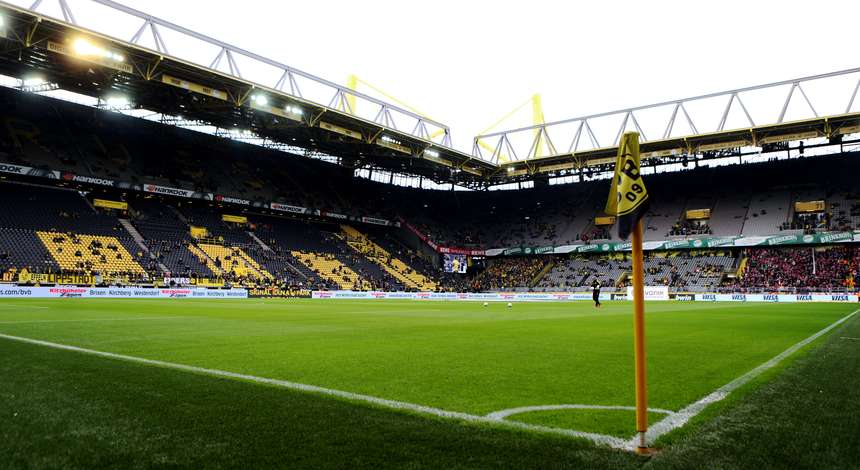 Signal_Iduna_Park.jpg