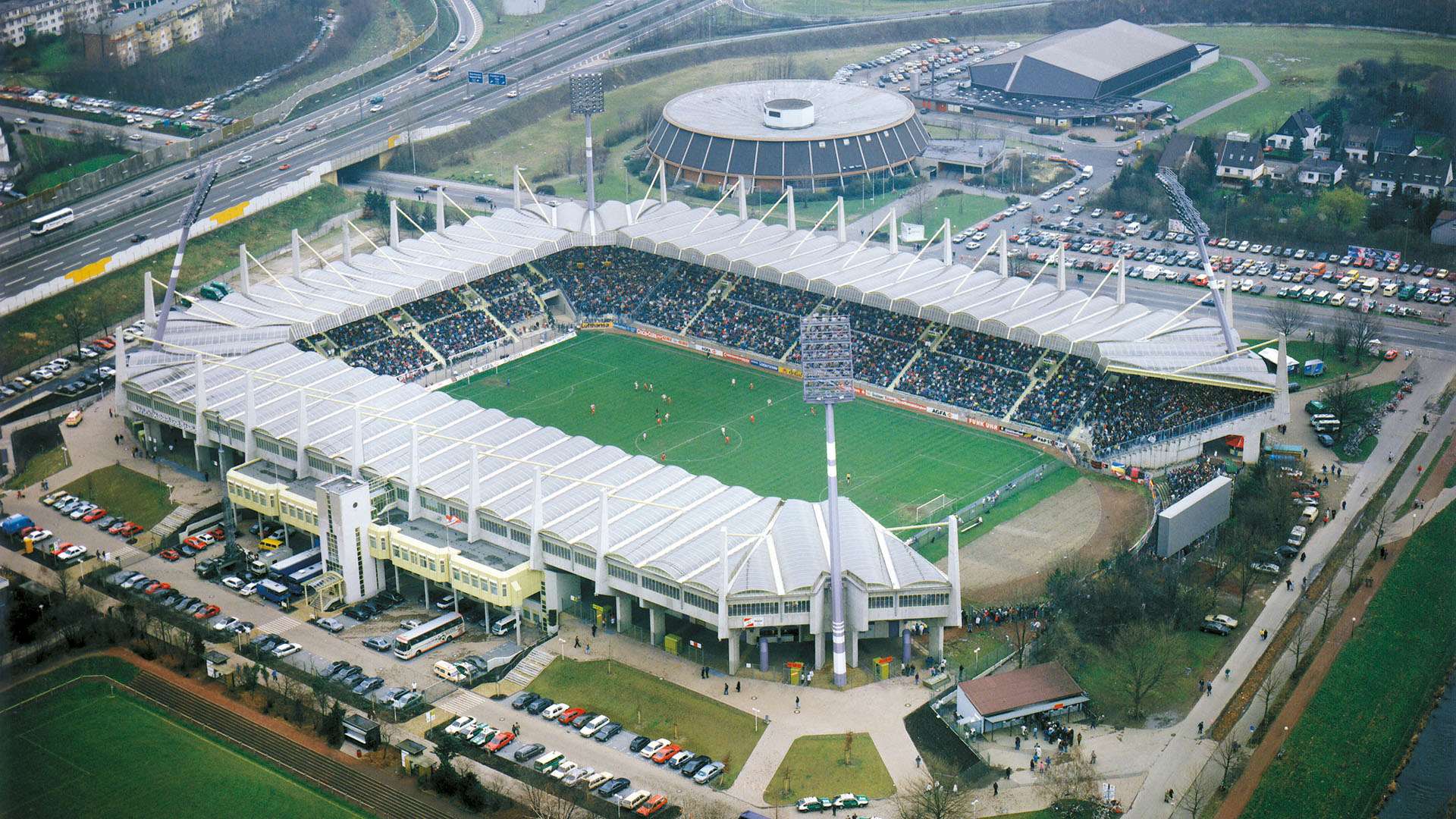 Spielplaetze_17_1990_Ulrich_Haberland_Stadion.jpg
