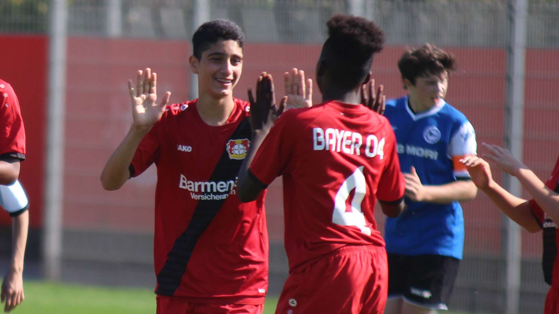 U14 macht Platz eins mit TorFeuerwerk fix Bayer04.de