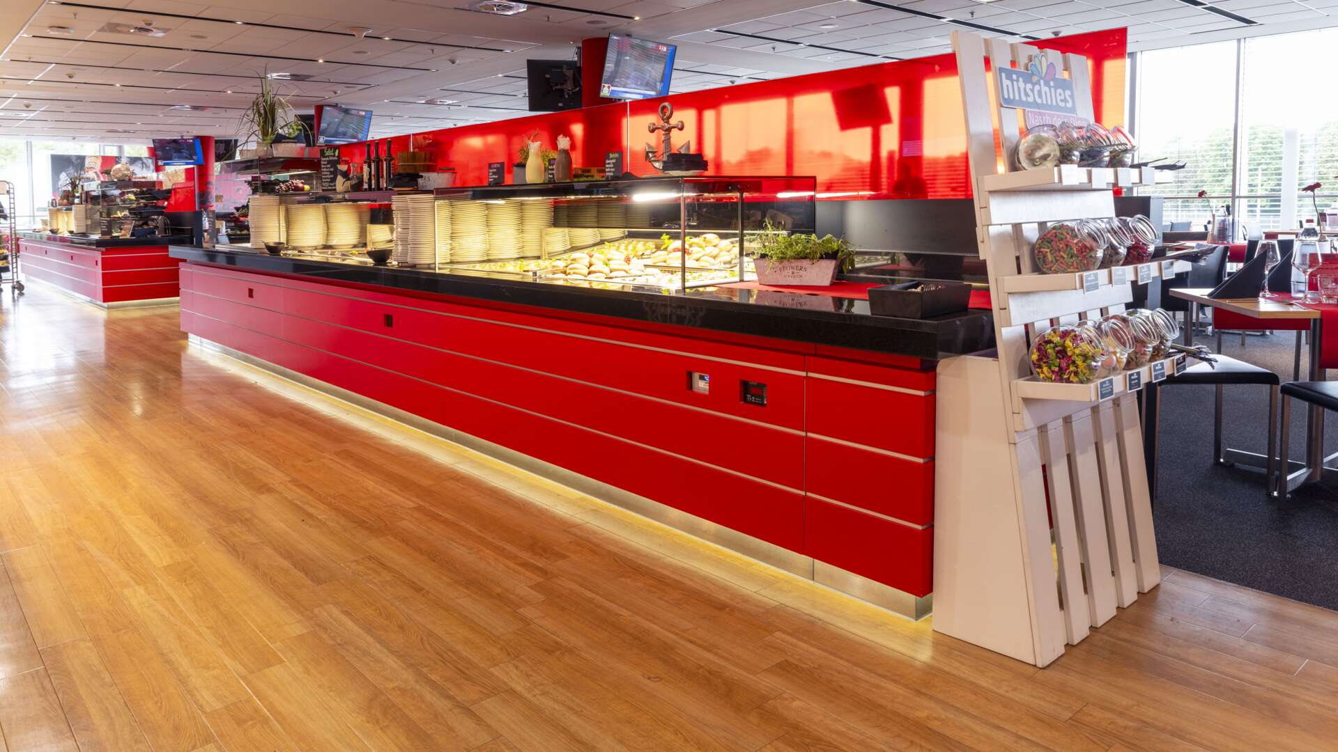 19zerofour Lounge VIP West buffet