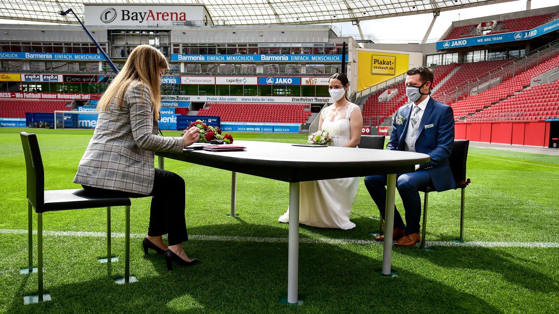crop_20200430_NB_B04_Stadion_Hochzeit_76747.jpg