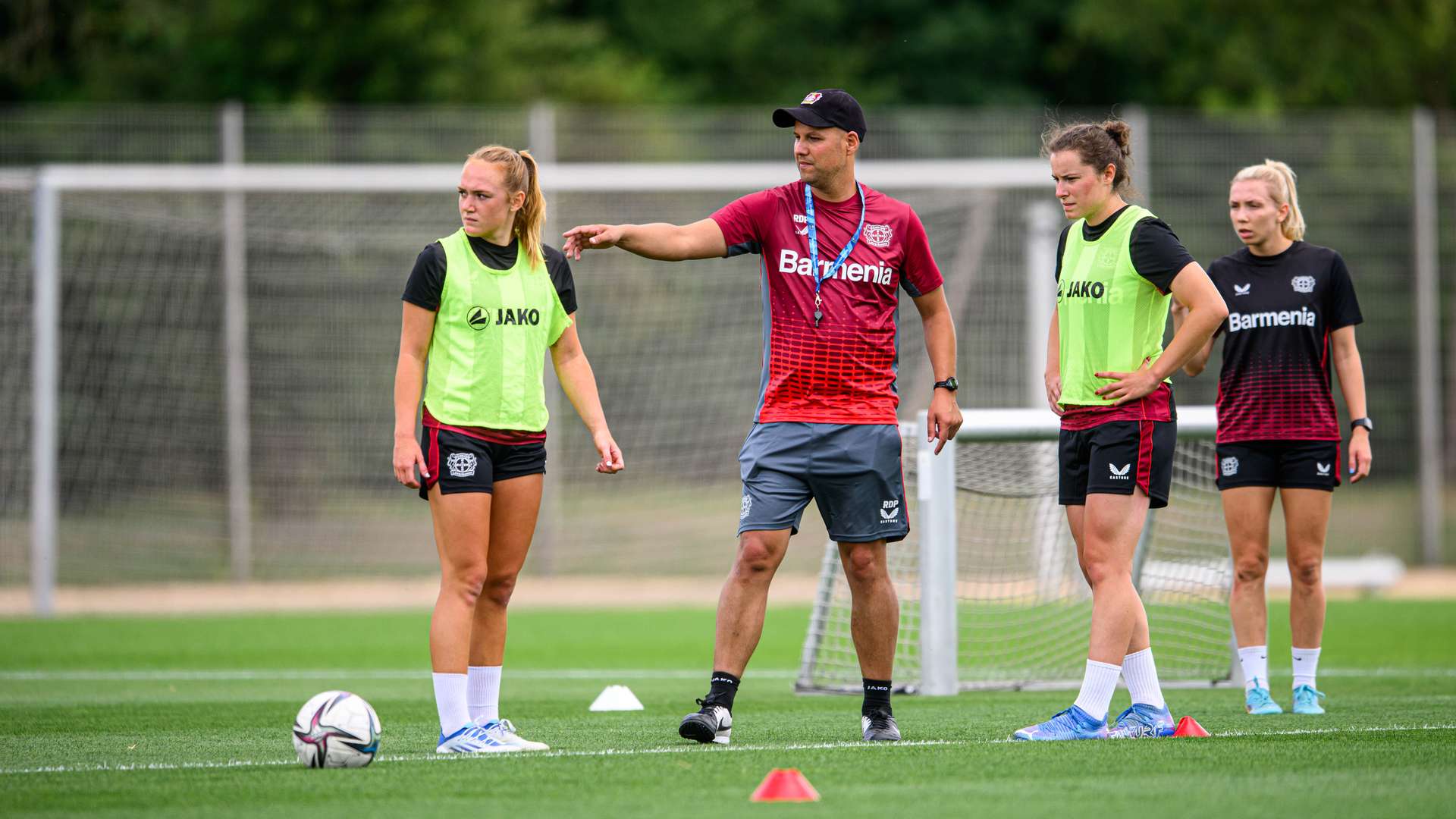 Der Architekt Robert de Pauw im Porträt Bayer04.de