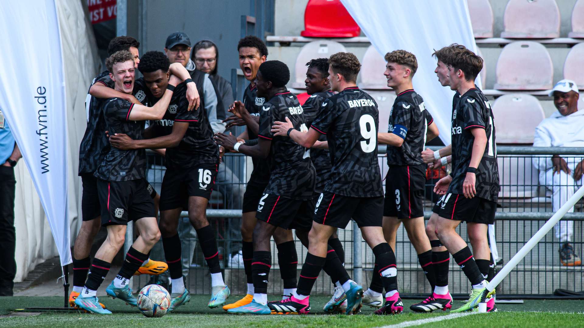 2:4 – U17 unterliegt im Verbands-Pokalfinale beim 1. FC Köln | Bayer04.de