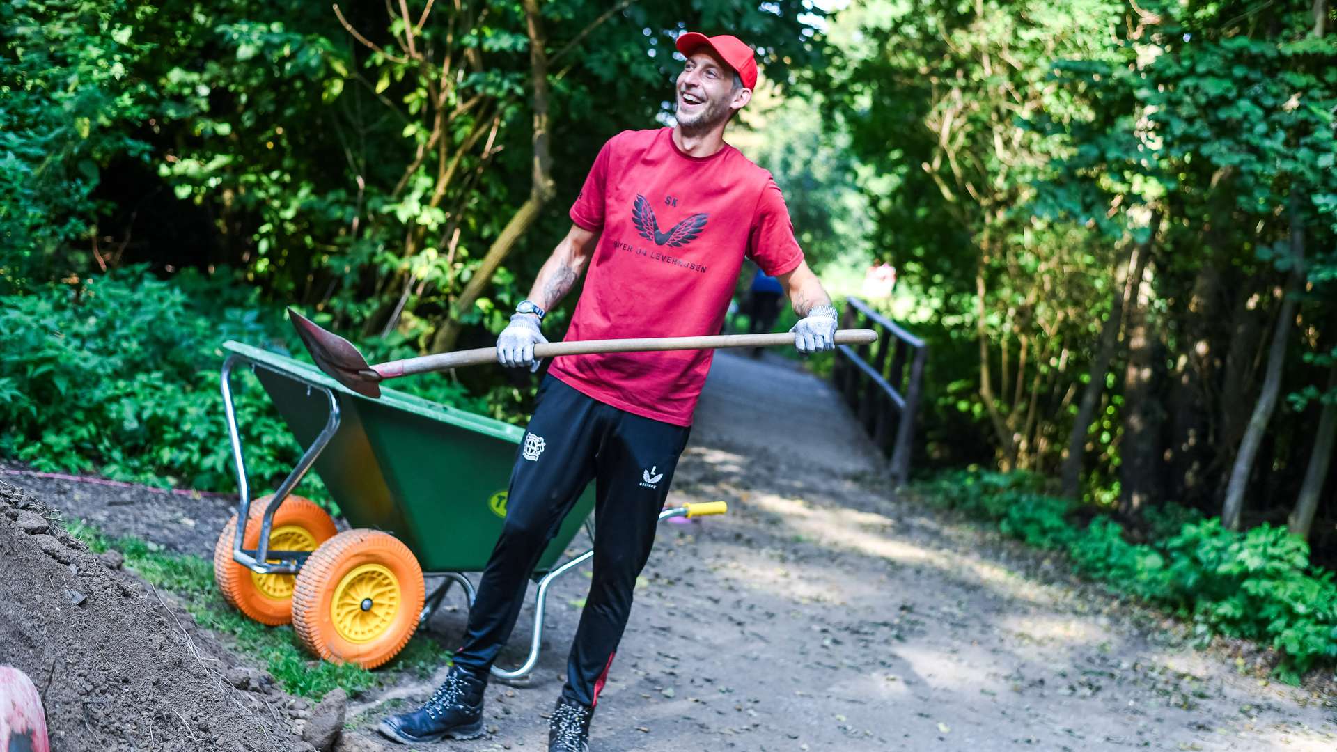 Kießling an der Schubkarre
