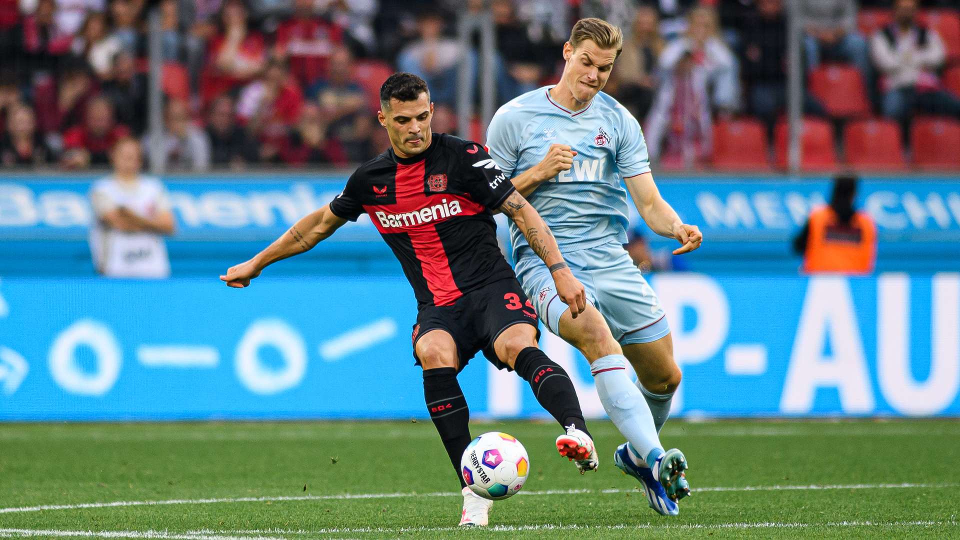 Granit Xhaka im Zweikampf