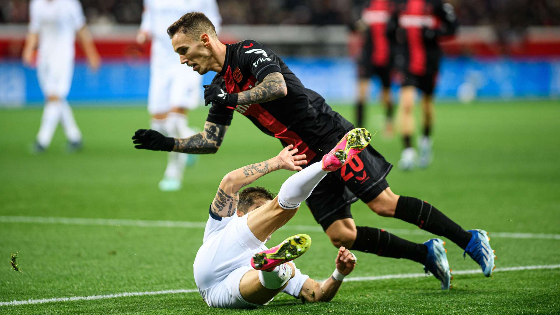 Grimaldo im Zweikampf