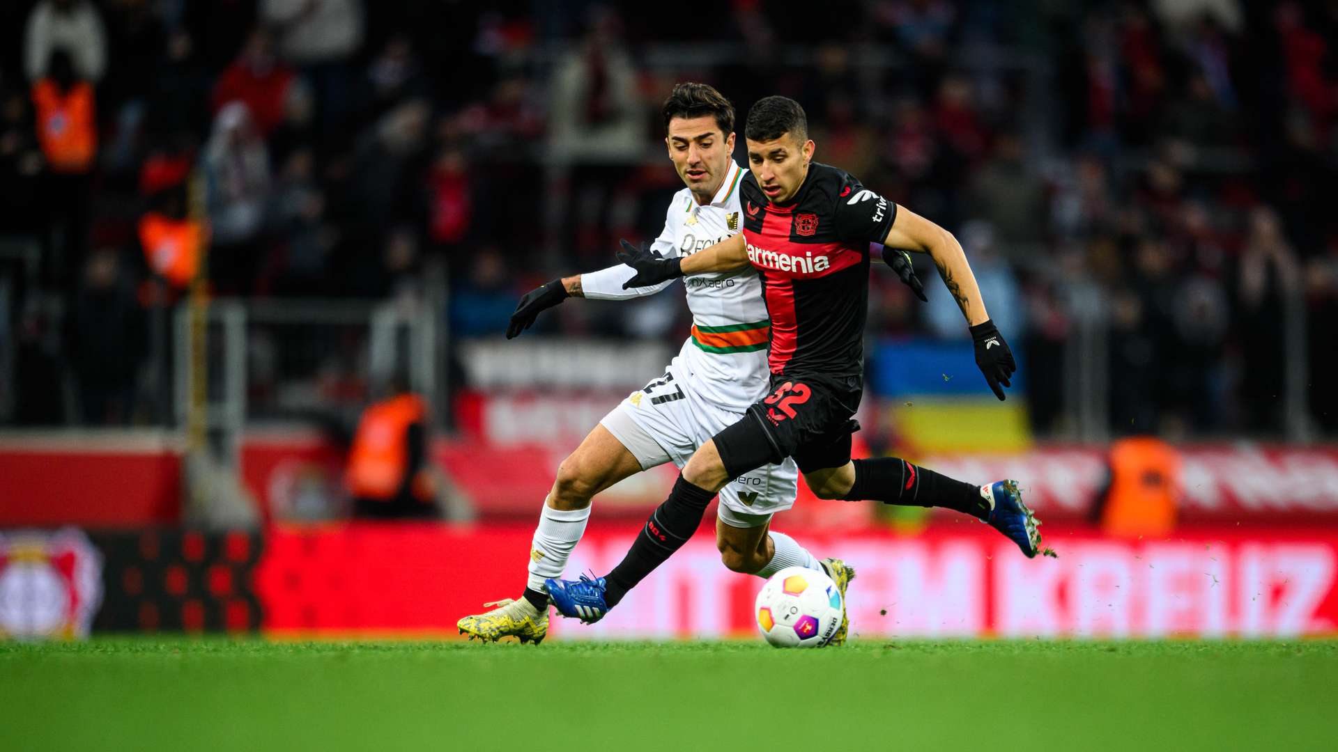 Gustavo Puerta im Zweikampf