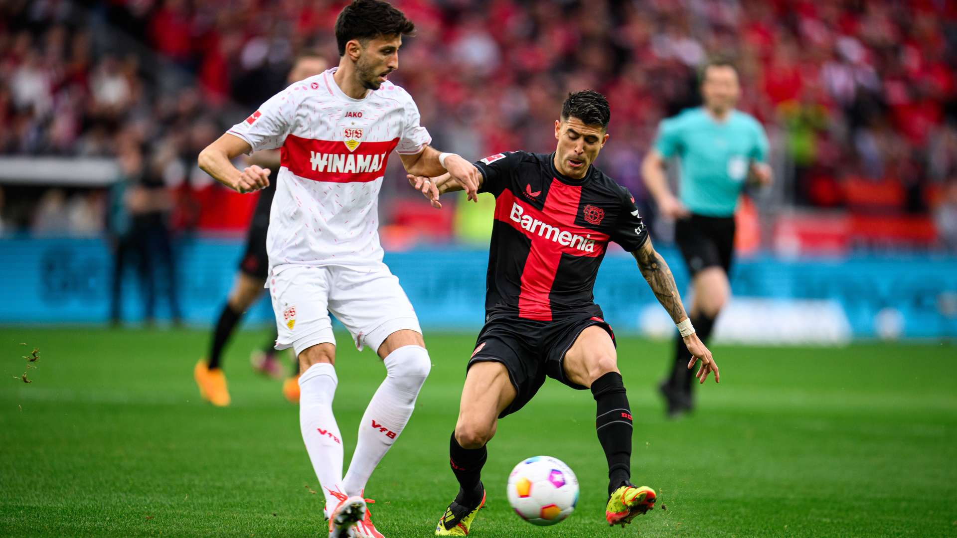 Palacios im Zweikampf