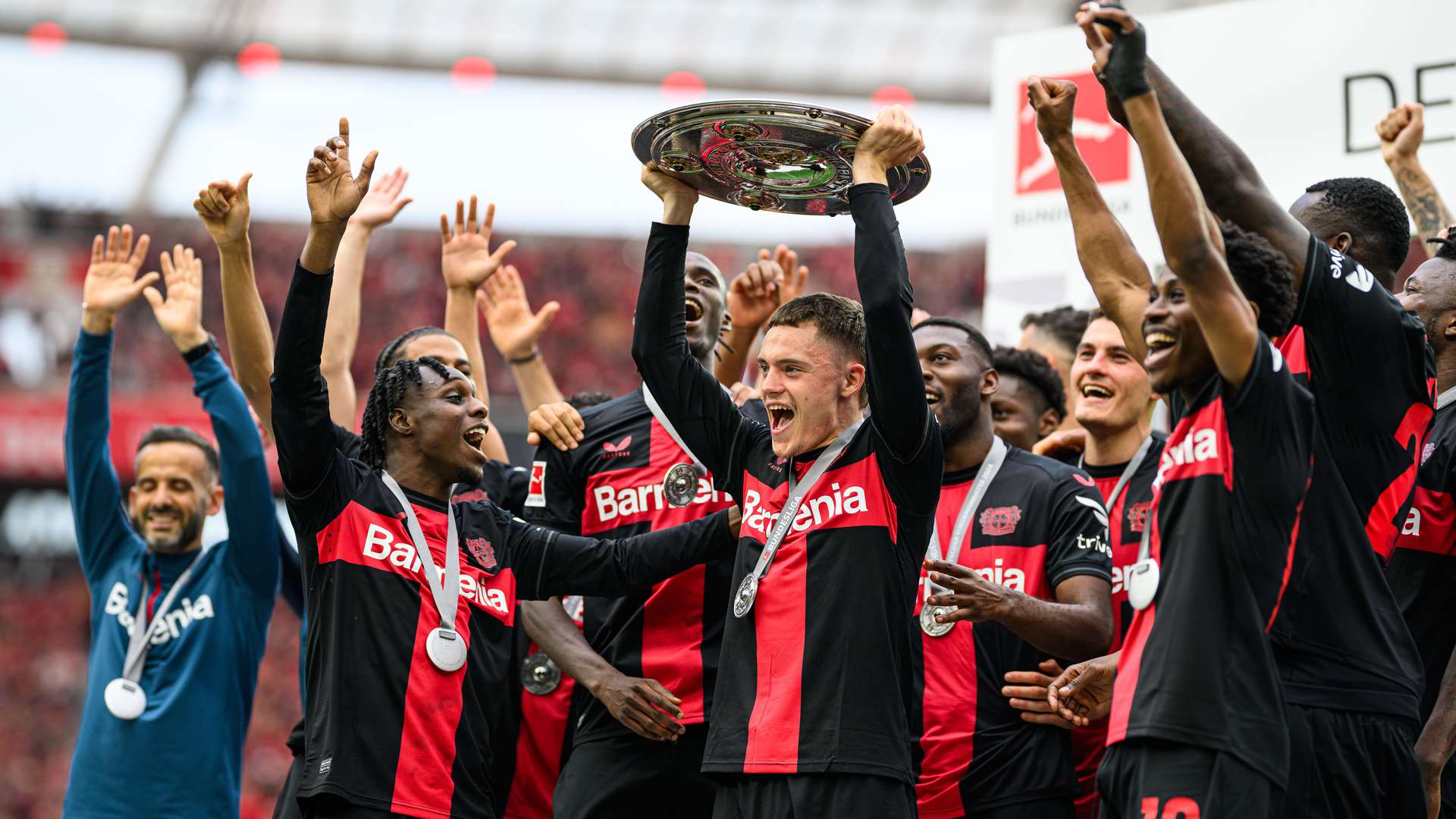 Wirtz mit der Meisterschale