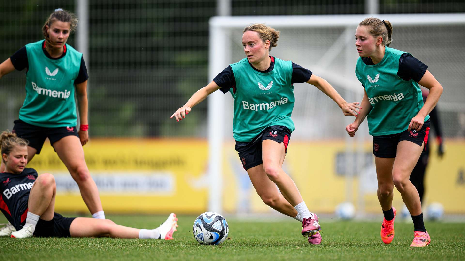 Sofie Zdebel am Ball