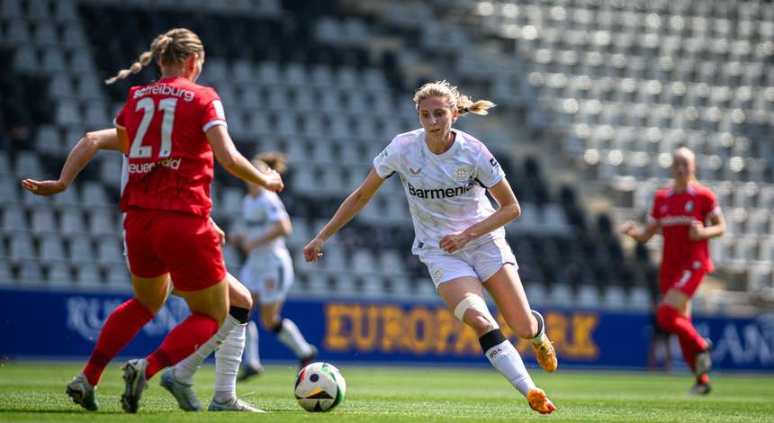 Bayer 04-Frauen in Freiburg