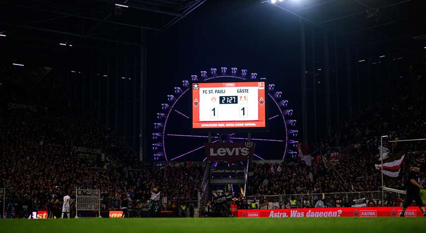 Endstand im Millerntor-Stadion