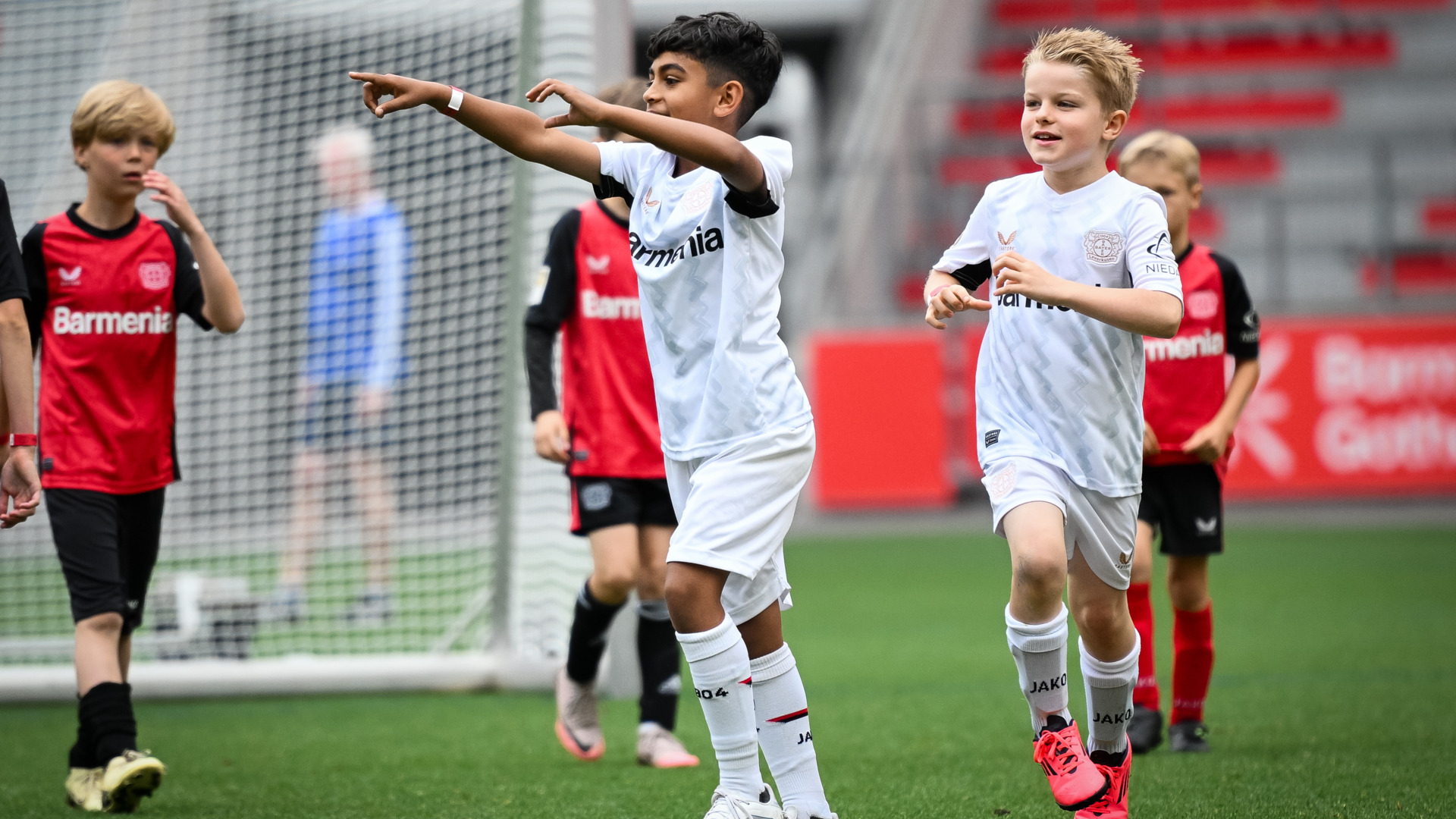 Mitglieder-Kick in der BayArena