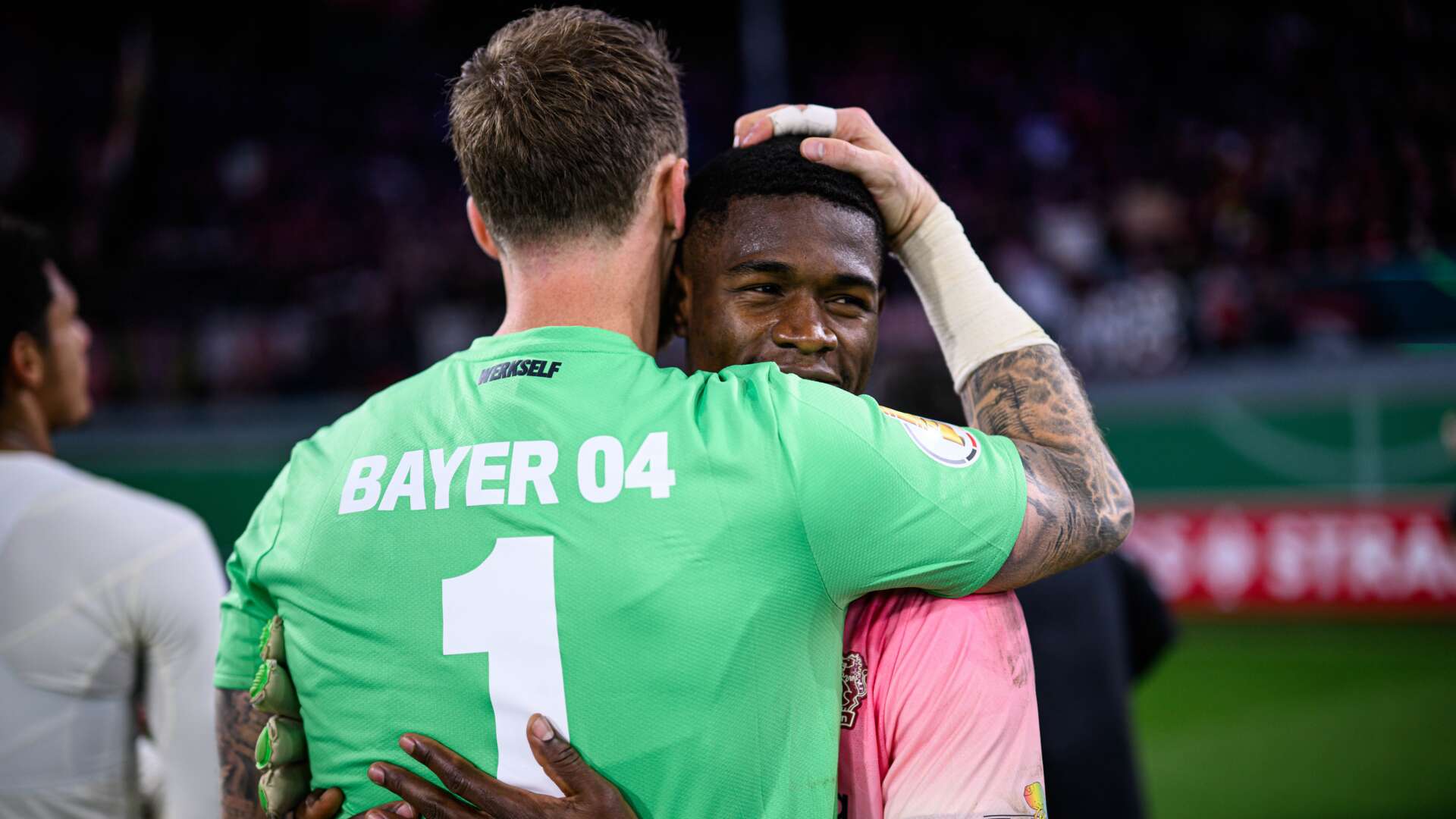 Mark Flekken und Christian Kofane