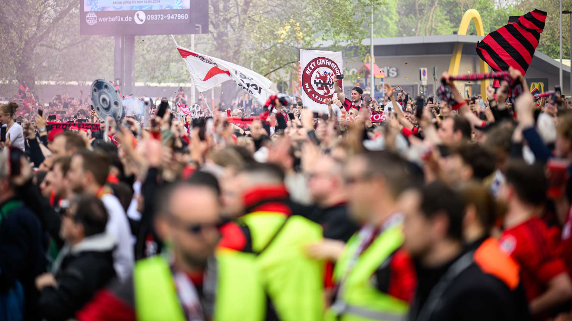 Busempfang am 14. April 2024