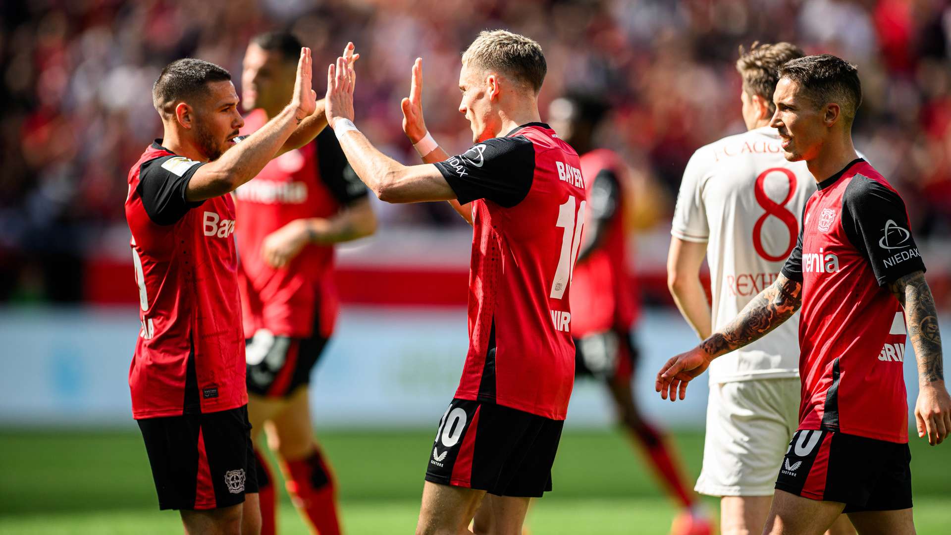 Emiliano Buendía und Florian Wirtz