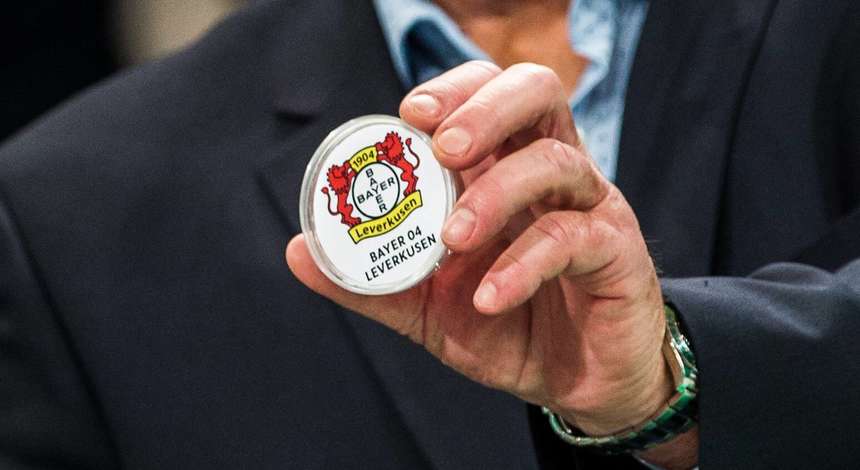 crop_DFB_Pokal_Auslosung_Loskugel_Bayer04.jpg