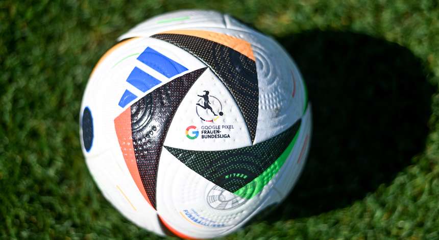 crop_Frauen-Bundesliga-Ball.jpg