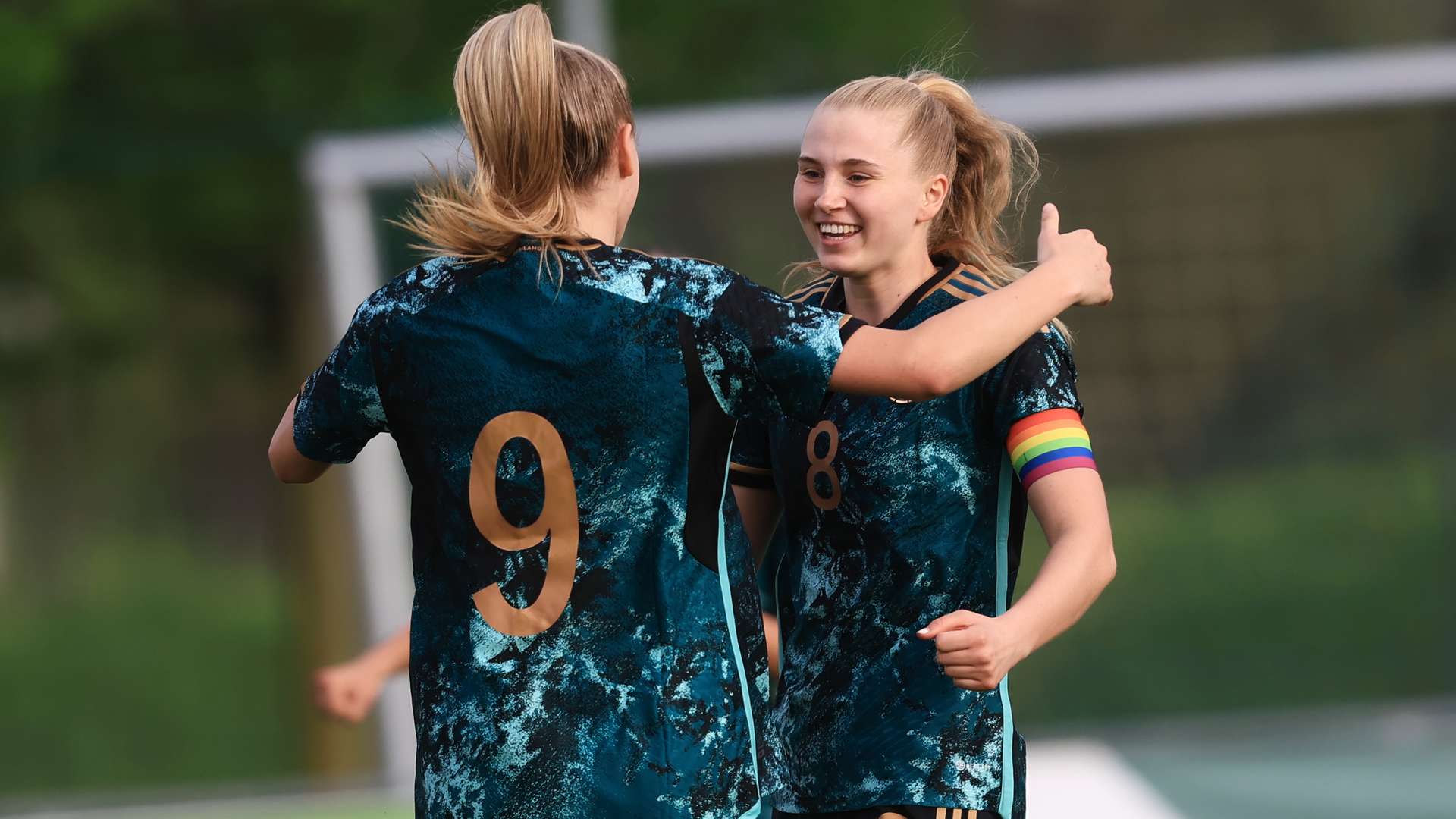 Paulina Bartz jubelt