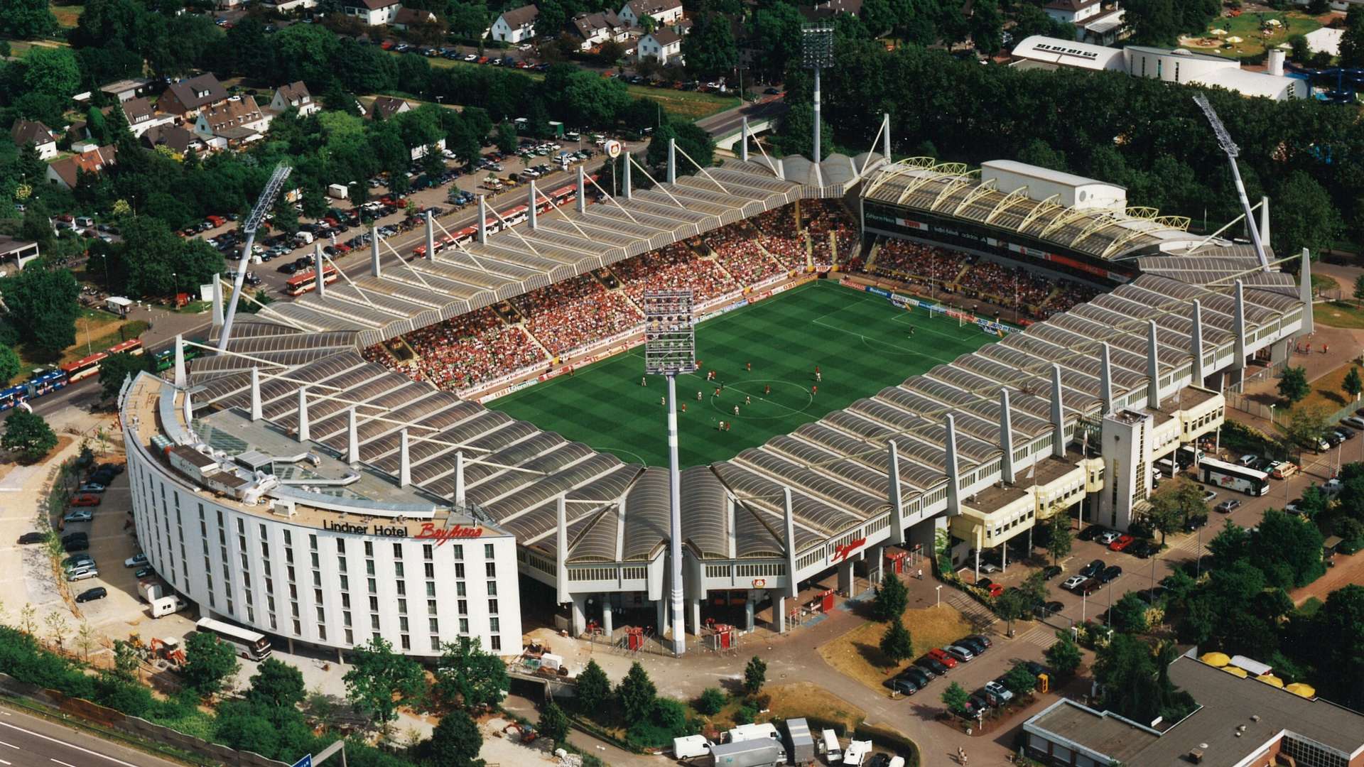 crop_Spielplaetze_19_20010811_BayArena_Lindner.jpg