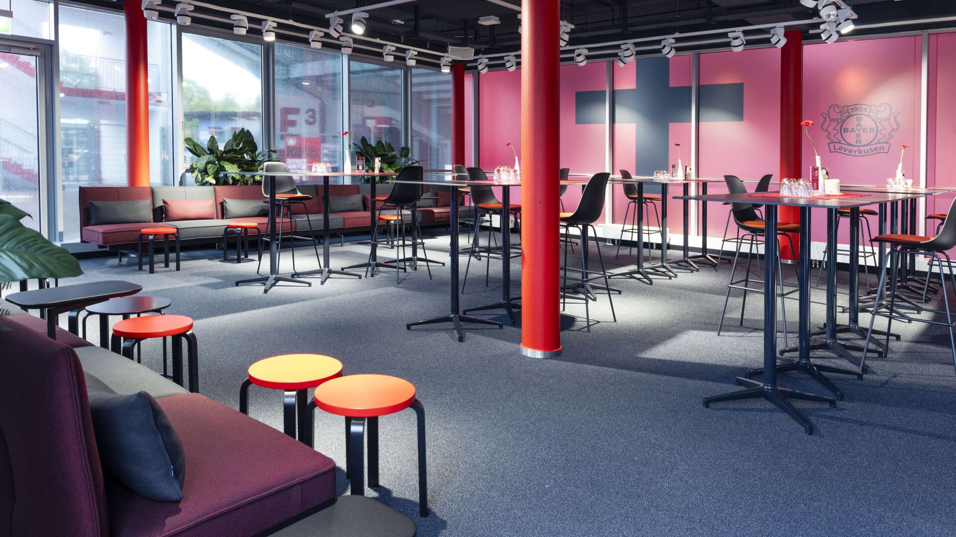 Stammtisch VIP West tables